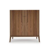 Moment Guest Chest