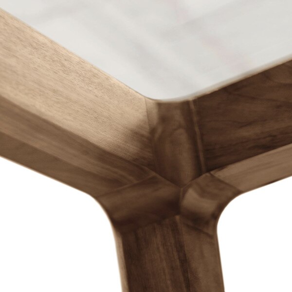 Lisse Dining Table