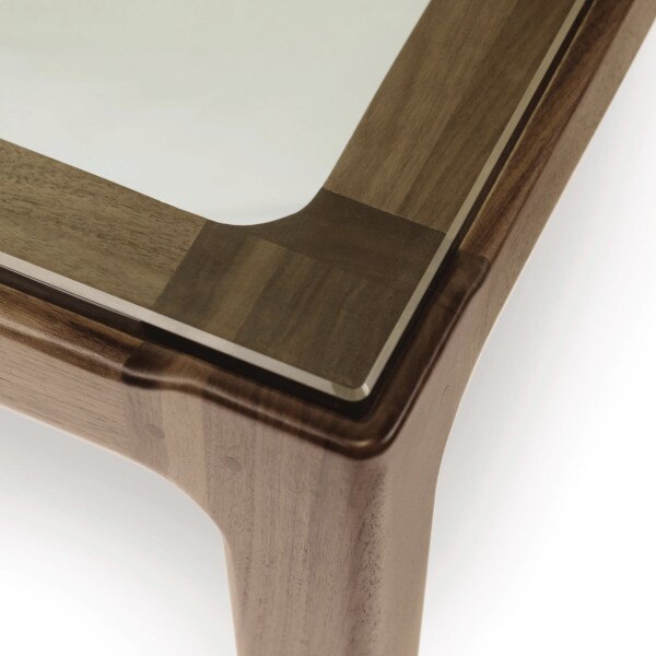 Lisse Dining Table